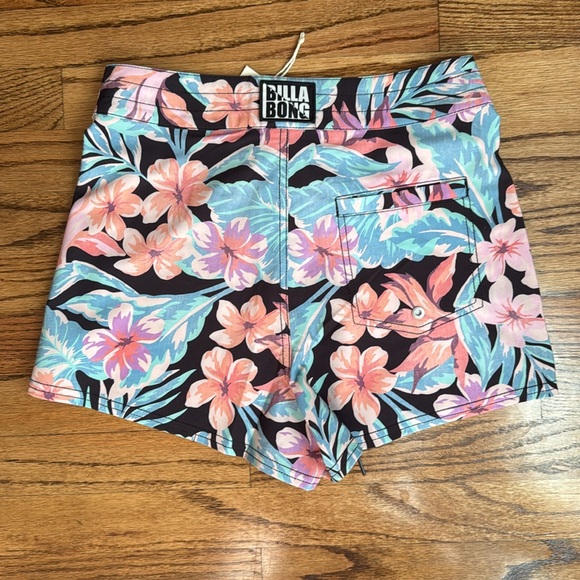Billabong Nights In Paradise Board Shorts / Size 3 / NWT - Picture 3 of 3